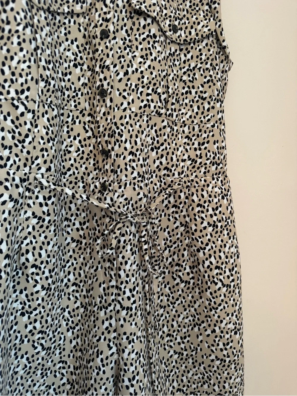 Banana Republic Sleeveless Romper Womens Size 14 Abstract Dot Print Button Front - Picture 5 of 7